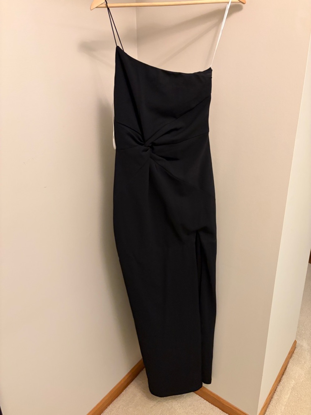 Lulu's Black One-Shoulder Twist Midi Dress